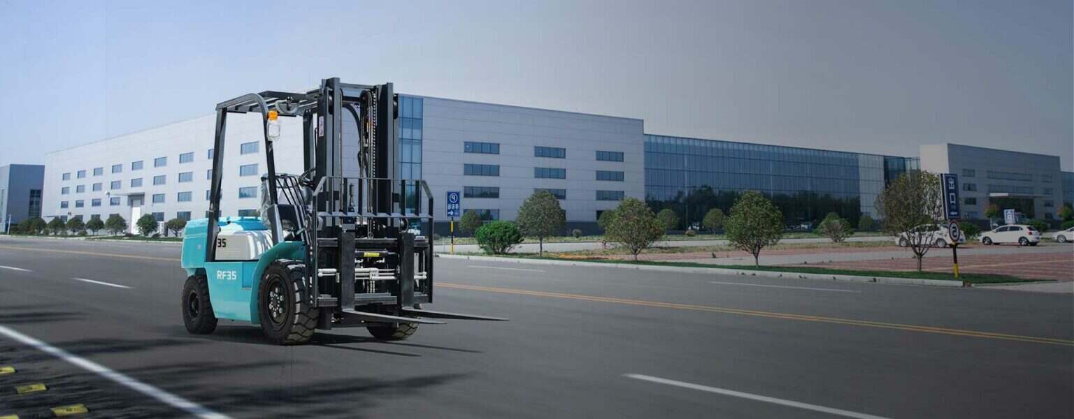 Electric Forklift vs. Fuel Forklift: Which is Better for Your Business